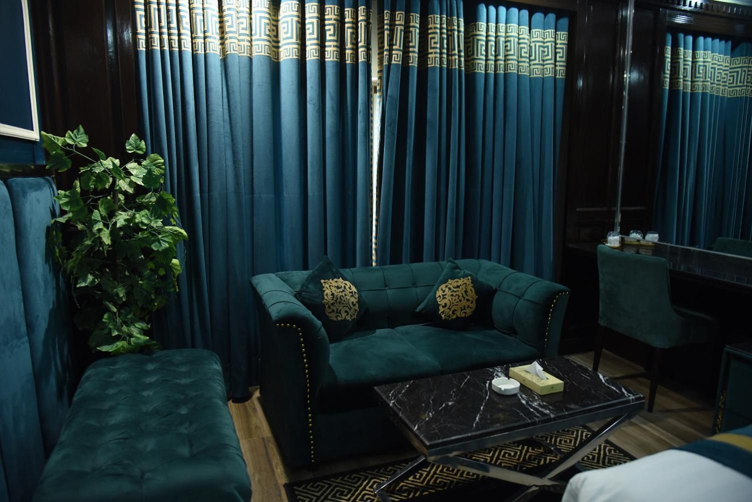 Hilton Suites Lahore Exterior foto